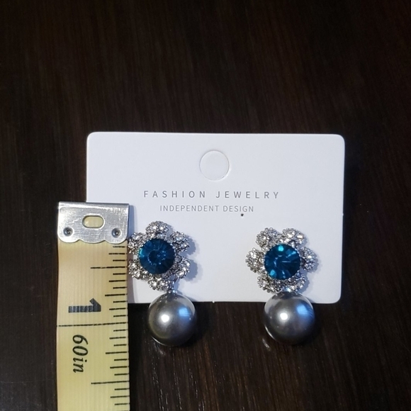 Unique crystal flower pearl drop boho earrings … - Picture 6 of 8